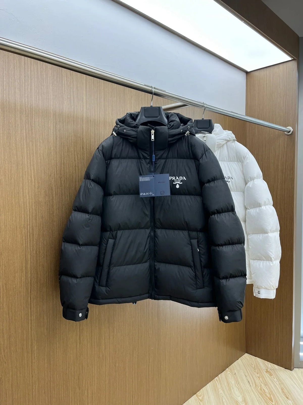 QUARTZ Padded Jacket - Black